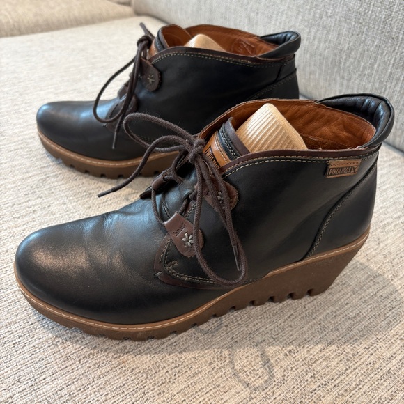 Pikolinos Maple Wedge Lace Up Bootie Black Leather size 8.5 US 39 EU Like New - Picture 1 of 15